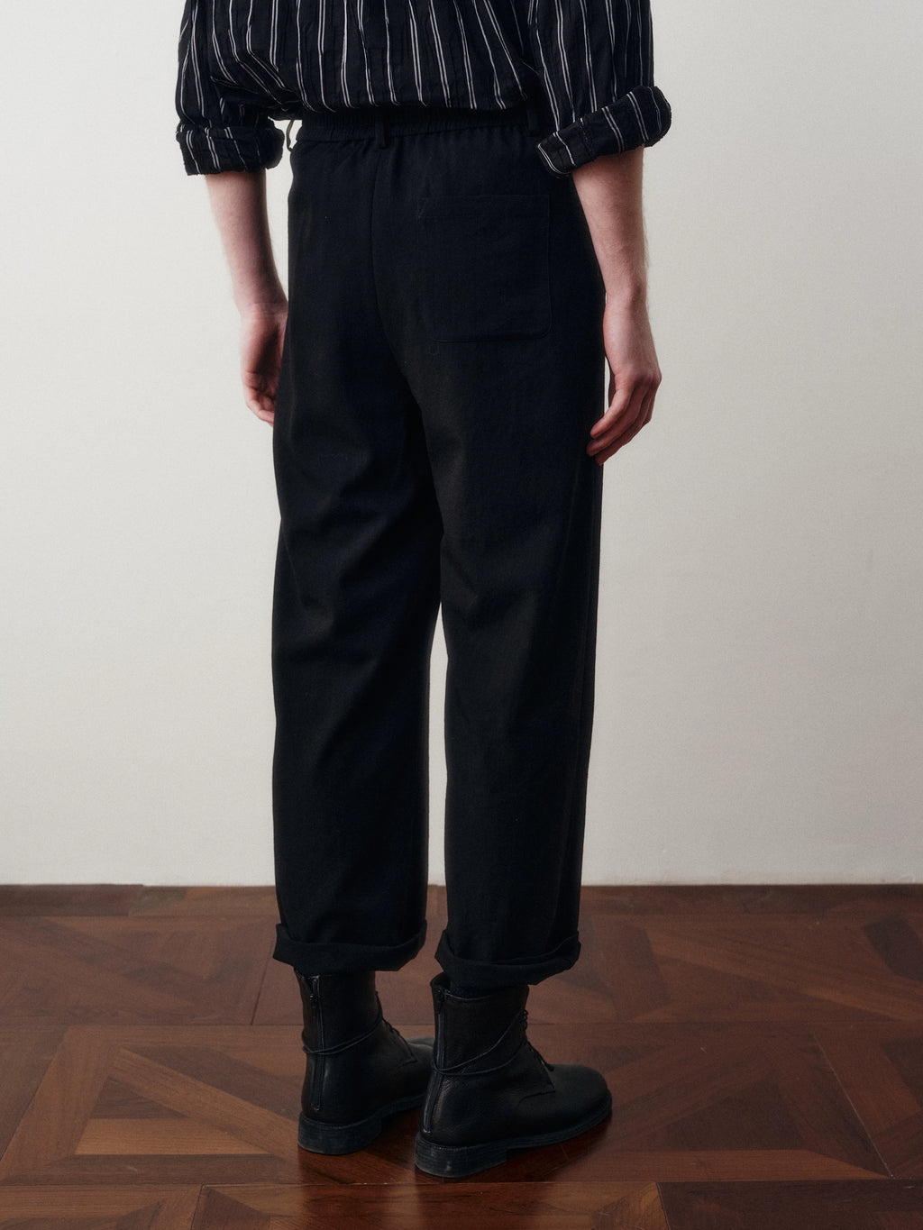 Pleated Wool Blend Cropped Trousers