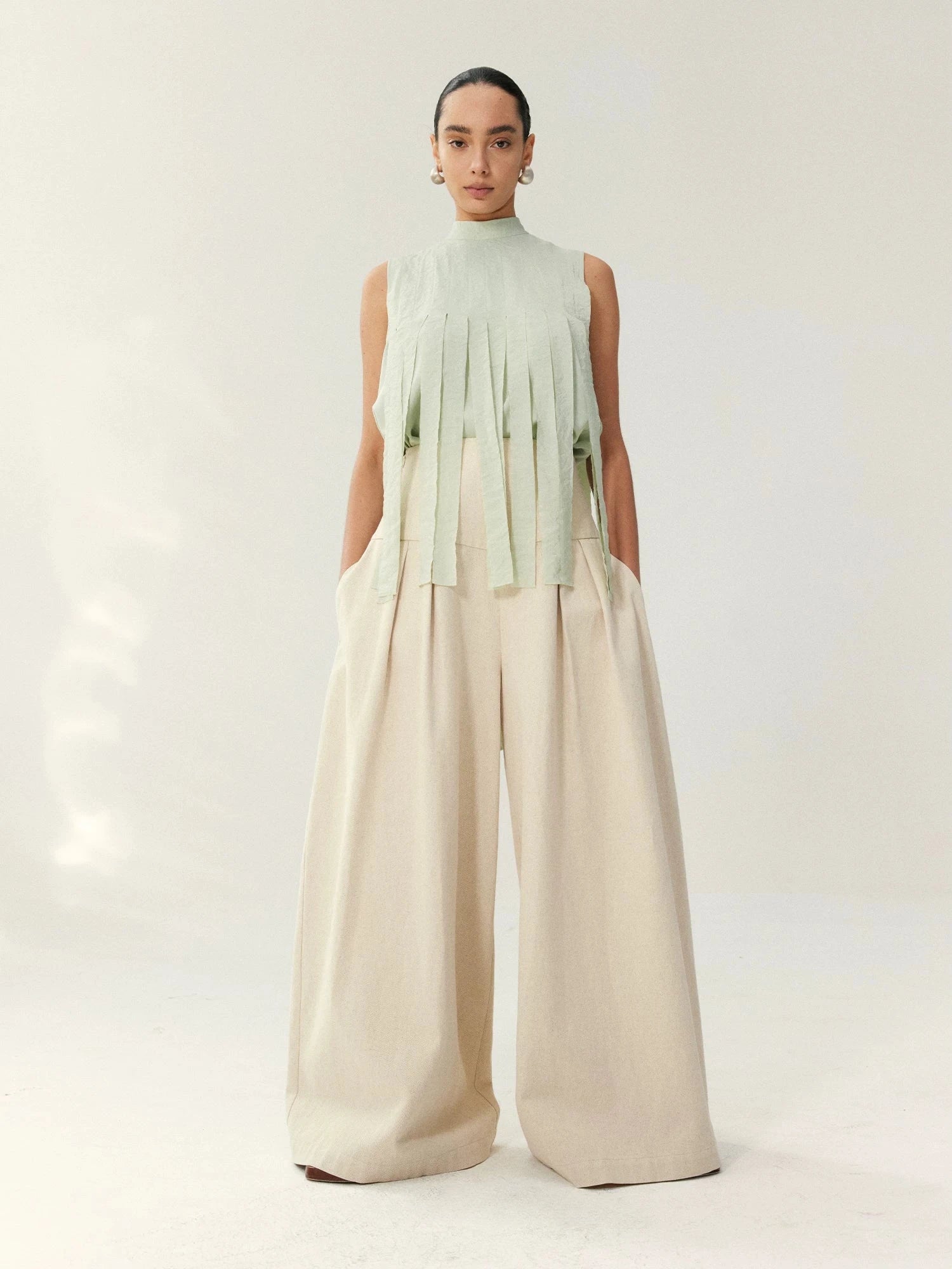 Pleated Wide-Leg Linen Trousers