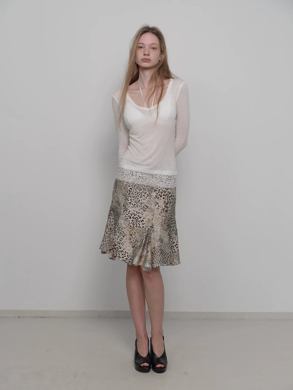 Lace-Trimmed Tencel Wool V-Neck Top